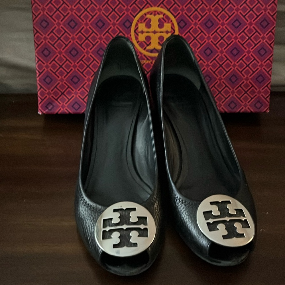 Tory Burch Sally 2 peep tor wedge pump